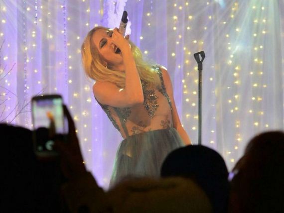 Pixie-Lott -Performs-Live